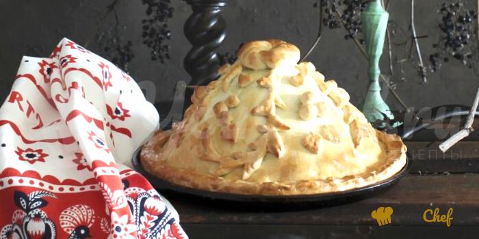 Гигантский пирог с курицей и грибами