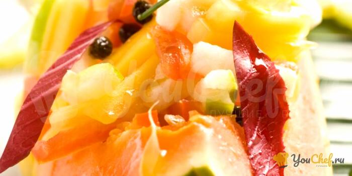 Салат из папайи с экзотическими фруктами