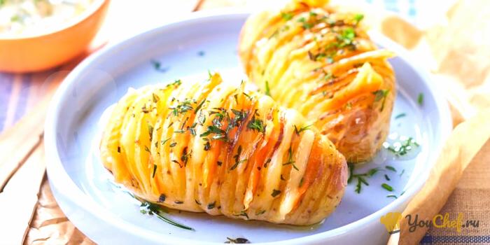 Жареный картофель с лососем
