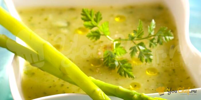 Весенний суп с зеленой спаржей