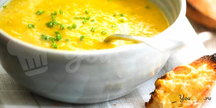 Крем-суп из желтой моркови с чесноком