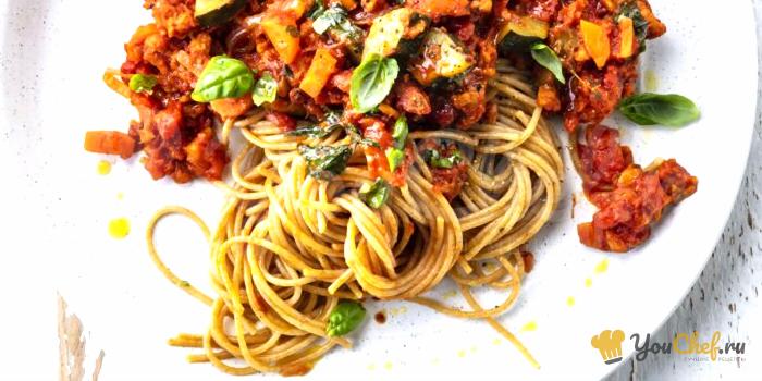 Вегетарианские спагетти болоньезе